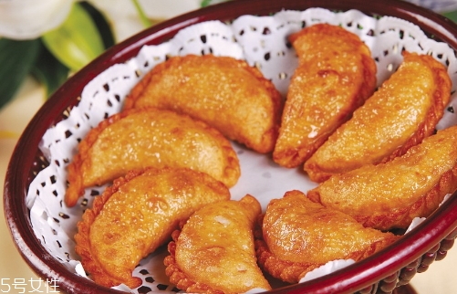 油角的皮要怎樣才松脆？關(guān)鍵看火候和時(shí)間