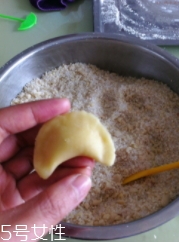 炸油角的面怎么和？用生面還是燙面你知道嗎？