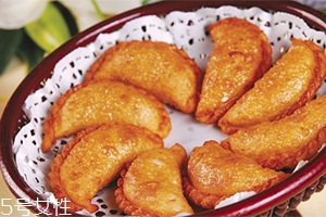 炸油角的面怎么和？用生面還是燙面你知道嗎？