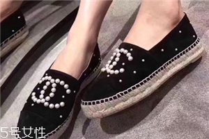 香奈兒漁夫鞋舒服嗎？千萬別小看這雙平底鞋