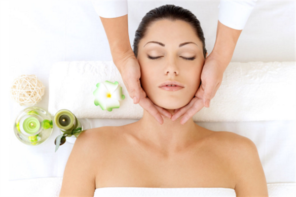 果酸換膚一次多少錢？果酸護(hù)膚后保養(yǎng)很重要