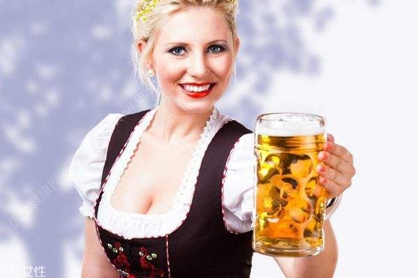 經(jīng)期喝啤酒有什么危害？喝啤酒三大危害