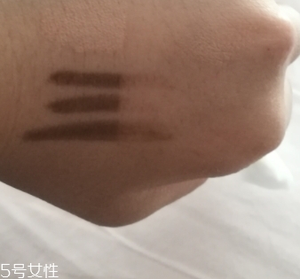 自然堂卸妝水好用嗎？從價(jià)格和效果說(shuō)起