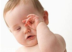 寶寶總是揪耳朵怎么回事？揪耳朵6大原因