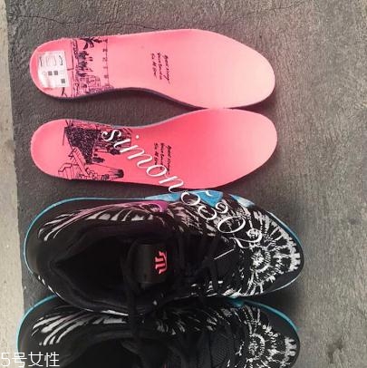 nike kyrie 4 tie dye歐文4威尼斯海灘主題發(fā)售時(shí)間_實(shí)物曝光 nike kyrie 4 tie dye歐文4威尼斯海灘主題發(fā)售時(shí)間_實(shí)物曝光