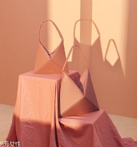 mlouye是哪個(gè)國家的牌子？值得收藏的設(shè)計(jì)感包包