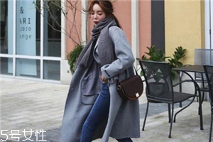 灰色大衣配什么顏色包包？這樣搭配穿出高級(jí)感