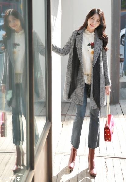 灰色大衣配牛仔褲好看嗎？打造中性灑脫范兒