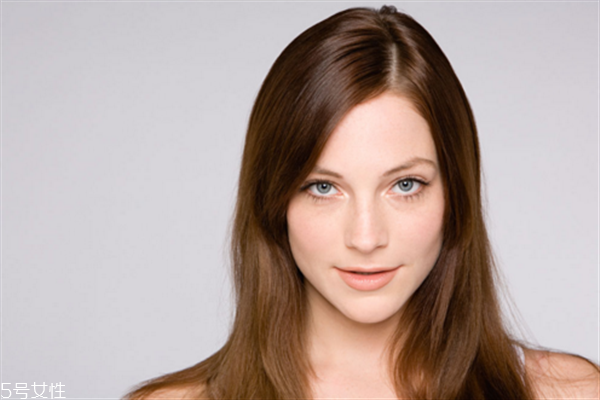 激光點(diǎn)痣后怎么做恢復(fù)快？激光點(diǎn)痣之后要多補(bǔ)充維生素