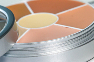 遮瑕膏可以遮黑眼圈嗎？要選對(duì)遮瑕膏顏色