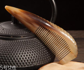 梳子的隱藏技能有哪些？梳梳手臂緩解便秘