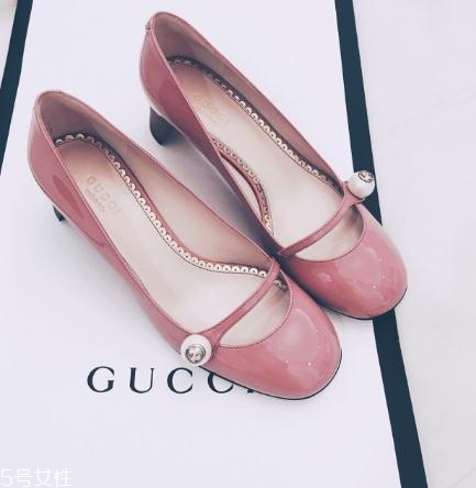 gucci鞋子一般多少錢？風靡時尚界的潮流經(jīng)典