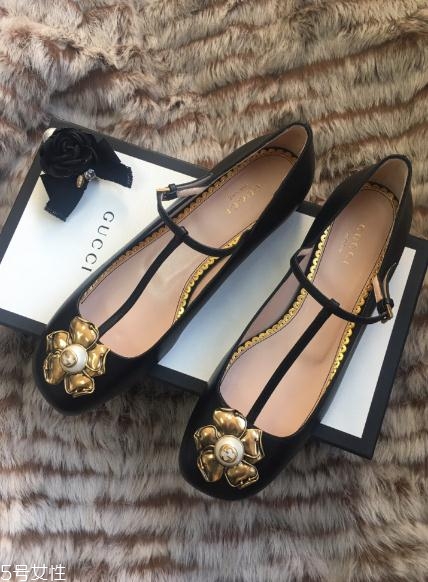 gucci鞋子偏大嗎？全球時(shí)尚博主都在瘋搶這款鞋
