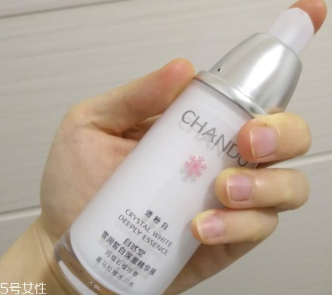 自然堂精華液適合多大年齡用？