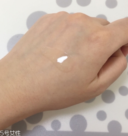 自然堂精華液適合多大年齡用？