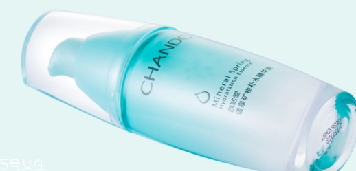 自然堂精華液適合多大年齡用？