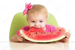 寶寶多大能吃西瓜呢？10個月以后可吃