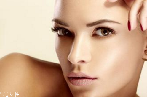 激光縮毛孔有風(fēng)險嗎？美容儀器使用需謹(jǐn)慎