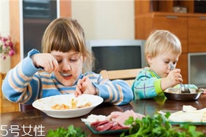 兒童進(jìn)補該注意什么？進(jìn)補需適當(dāng)