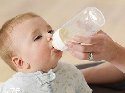 給寶寶斷奶要怎樣做才好？斷奶五大注意事項