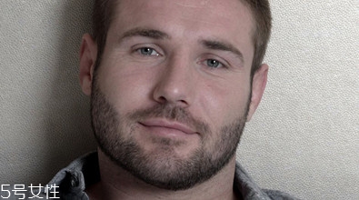 如何從男人的胡子看出疾病？胡子顏色是關鍵