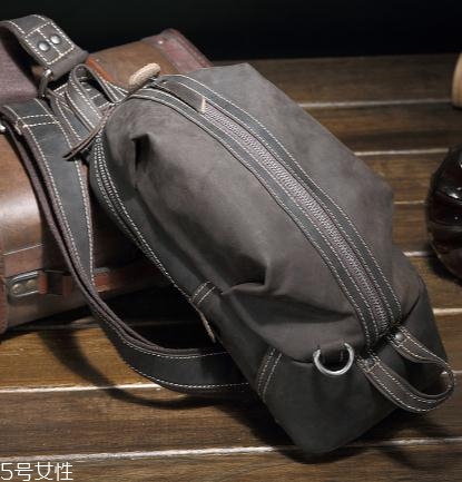 瘋馬皮劃痕怎么處理？文藝青年都愛(ài)用它