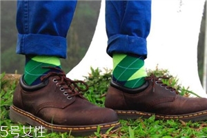 瘋馬皮沾上油漬怎么辦？這種皮質(zhì)千萬不能碰油