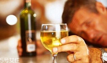喝酒都會導(dǎo)致哪些癌癥？消化道最先遭殃