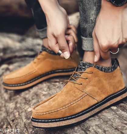 瘋馬皮變黑怎么處理？將英倫復(fù)古風(fēng)進(jìn)行到底