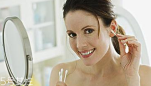 耳屎很黏是什么原因造成的？基因遺傳決定的