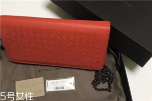 bv葆蝶家包包怎么樣？引領(lǐng)潮流的編織結(jié)構(gòu)