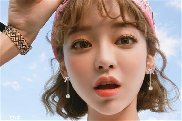 暖色系腮紅適合什么人群？黃皮女生口紅腮紅搭配