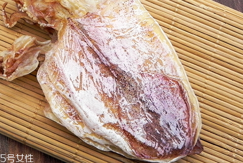 魷魚干怎么炒好吃 魷魚干的美味吃法 魷魚干怎么炒好吃 魷魚干的美味吃法