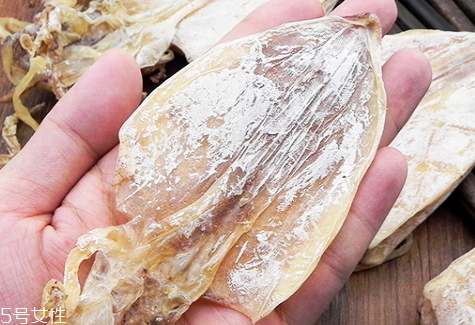 魷魚干怎么炒好吃 魷魚干的美味吃法 魷魚干怎么炒好吃 魷魚干的美味吃法