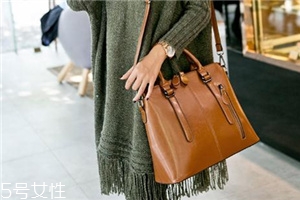 油蠟皮是什么皮？這種材質(zhì)的包包你一定買(mǎi)過(guò)