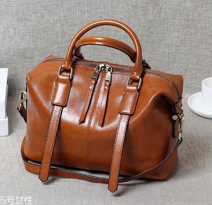 油蠟皮和牛皮哪個(gè)好？歲月沉淀的經(jīng)典之作