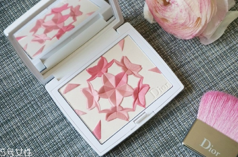 迪奧春季限定櫻花腮紅好用嗎？顏值即正義