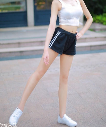 哪些原因讓腿型變差？蹺二郎腿是主因