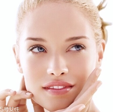 氣墊腮紅和傳統(tǒng)腮紅哪個好？五種膚色適合的顏色