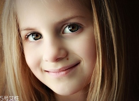 脖子后面有痣代表什么？10大身體缺陷是好事