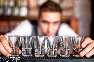 喝酒都會導(dǎo)致哪些癌癥？消化道最先遭殃