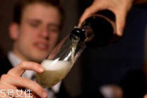 喝酒致癌的真相是什么？乙醛致癌太可怕