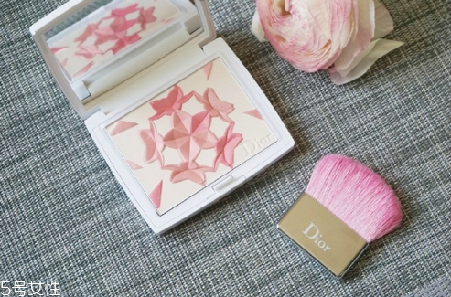 迪奧春季限定櫻花腮紅好用嗎？顏值即正義