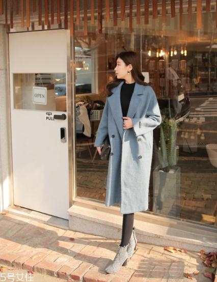 藍(lán)色大衣搭配什么鞋子？優(yōu)雅氣質(zhì)盡顯