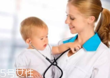 嬰兒打針哭鬧怎么辦？這些錯誤方法不要用