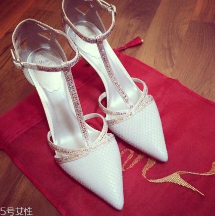rene caovilla是什么檔次？無數(shù)女人的夢幻水晶鞋