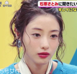 2018開(kāi)年爆款色莓果紫，怎么涂更美？