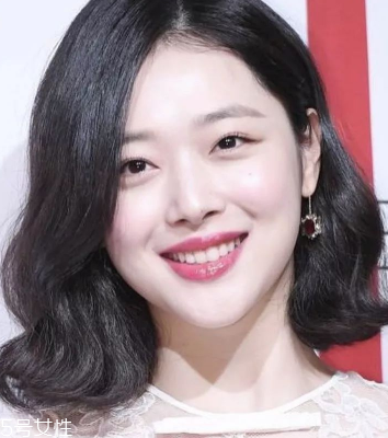 2018開(kāi)年爆款色莓果紫，怎么涂更美？