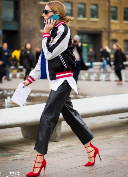 大紅色鞋子怎么搭配？冬季也要時尚大氣