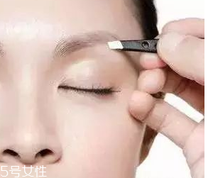 眉型為什么很奇怪？眉頭沒畫好